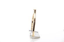 Laden Sie das Bild in den Galerie-Viewer, Jump stirrup | wave shape | Makebe | Technical | equestrian | riding | aluminum | inclined bench | easy to clean | innovative grip | Made in Italy | many colors | comfortable | comfort | anodic oxidation | luxy gold