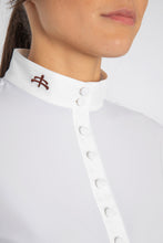 Laden Sie das Bild in den Galerie-Viewer, Turniershirt DAFNE &quot;A thousand buttons&quot;