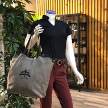 Load image into Gallery viewer, Makebe hay barn bag