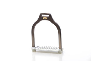 Jump stirrup | wave shape | Makebe | Technical | equestrian | riding | aluminum | inclined bench | easy to clean | innovative grip | Made in Italy | many colors | comfortable | comfort | anodic oxidation | titanium