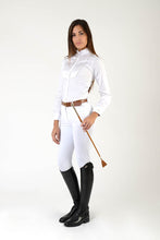 Laden Sie das Bild in den Galerie-Viewer, Ladies long sleeve shirt | lady long sleeve shirt | cotton | long sleeves shirt | model GRACE | long sleeves riding shirt | lady riding shirt | riding shirt | ladies riding shirt | comfort of movement | Makebe | clothing | equestrian | riding | technical material | made in Italy | elegance | white |