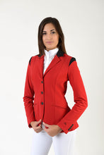 Laden Sie das Bild in den Galerie-Viewer, Lady horse riding jacket | model ALTEA | tech fabric | technical materials | technical fabric | riding | equestrian | Makebe | Made in Italy | clothing | jacket | riding jacket | free movememt system | comfort | comfort of movements | elastic materials | riding elastic jacket | elegance | red |