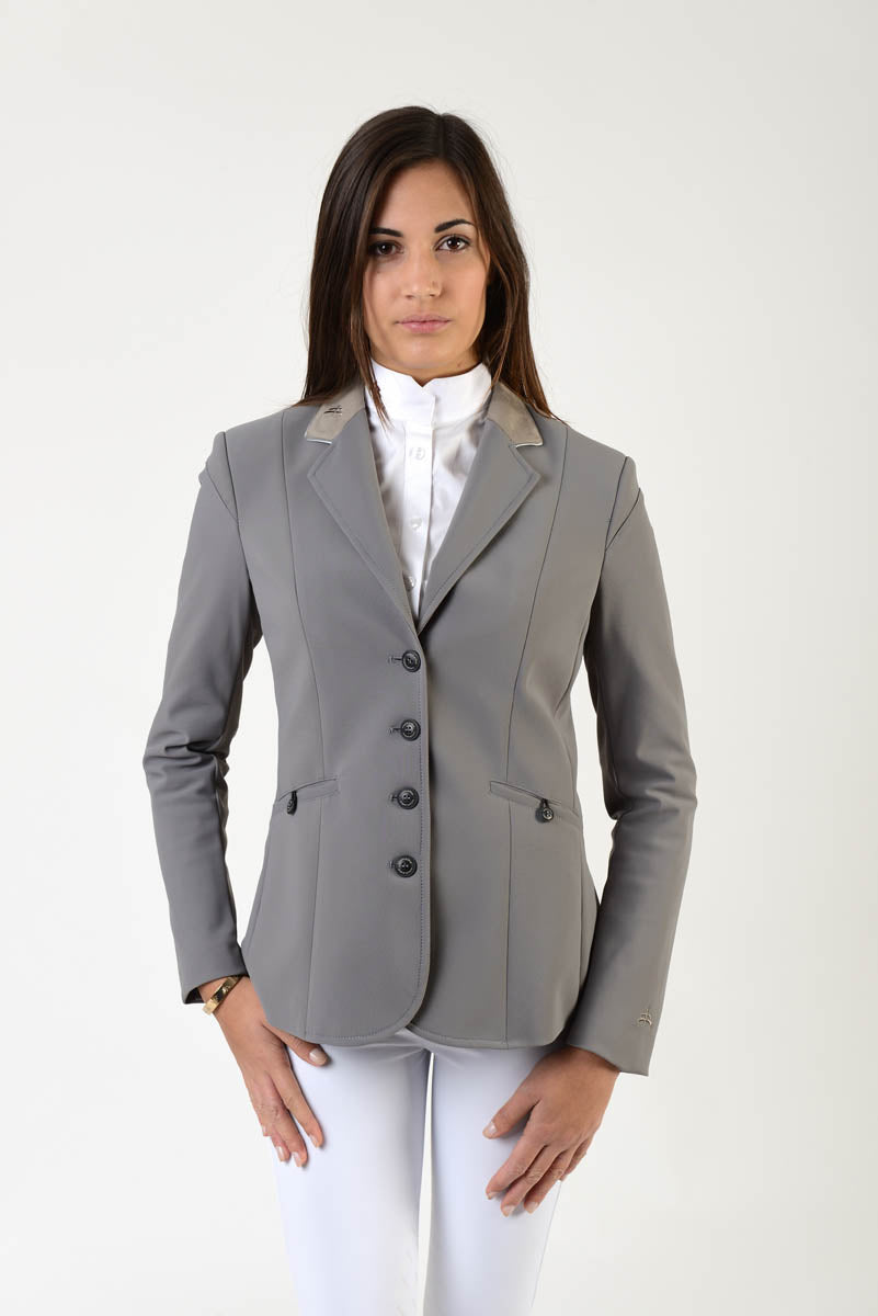 Lady horse riding jacket | model CINDY | tech fabric | technical materials | technical fabric | riding | equestrian | Makebe | Made in Italy | clothing | jacket | riding jacket | free movememt system | comfort | comfort of movements | elastic materials | riding elastic jacket | elegance | grey |