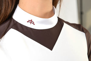 Ladies polo shirt | lady polo shirt | cotton | polo shirt | shirt | model JANE | riding polo | lady polo | lady riding shirt | riding shirt | ladies riding shirt | comfort of movement | Makebe | clothing | equestrian | riding | technical material | made in Italy | elegance | deal | deals | discounts | sales | brown | white |